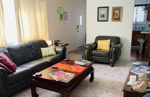 Lansing House | Midcentury Lansing. A 3 BDRM Home.