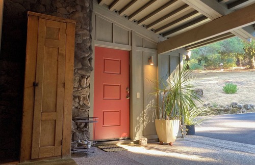 Santa Rosa Apartment | MidCentury Mod 1-bedroom apartment in rural Santa Rosa with WiFi