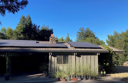 Santa Rosa Apartment | MidCentury Mod 1-bedroom apartment in rural Santa Rosa with WiFi