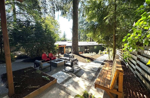 Multnomah Village House | Midcentury Modern – a true masterpiece inspired by the iconic Frank Lloyd Wright
