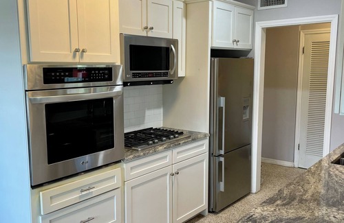 Vamo House | Midcentury Waterfront Neighborhood Oasis: Beaches and Sarasota Charm