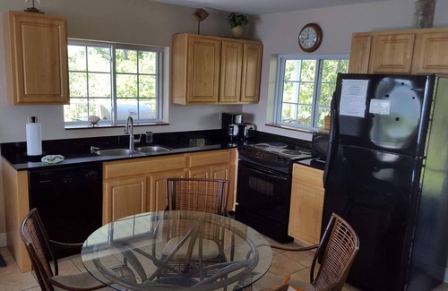 Put-in-Bay Condo | Middle Bass Island-Premium Lakefront Condo with Large Lakefront Covered Patio