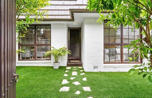 Brighton House | Middle Brighton Beach House (3-bed)