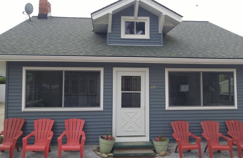 Geneva-on-the-Lake Cottage | Middle of the strip! Lake Escape TOO, Sleeps 11, on private lane with lake view.