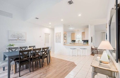 Milton House | Middle Of Town, Pet Friendly