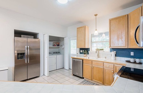 Milton House | Middle Of Town, Pet Friendly