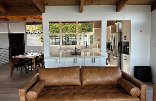 Mill Valley House | Middle Ridge Spectacular View - 5 Bedroom