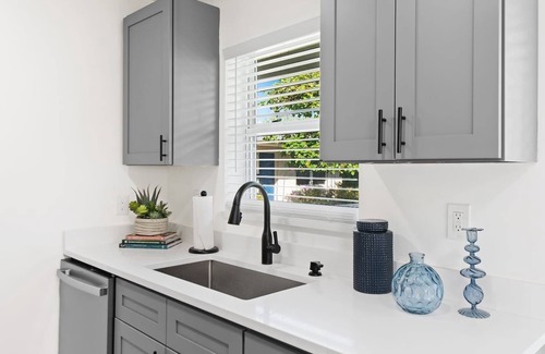 Coral Ridge Apartment | Middle River Suites Unit #4