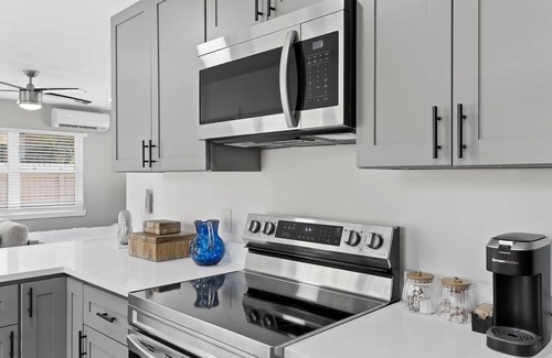 Coral Ridge Apartment | Middle River Suites Unit #4