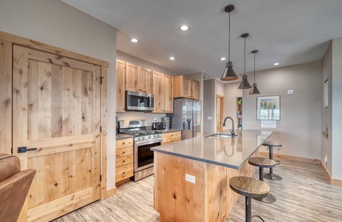 Leadville Cabin | Midgarth Hus- Brand New Railyard home minutes to Copper & Ski Cooper!