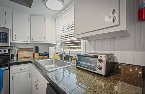 Southern Pines House | Midland Pines Getaway! 3 bedroom stylish & cozy Cottage minutes to golf & dining