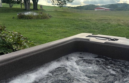 Glasgow House | MidMountain Retreat, a budding arts space in a historic home on the James River