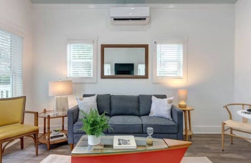 Thunderbolt Cottage | MidShipTury Cottage - 5 minutes to Sav / 10 to TYB