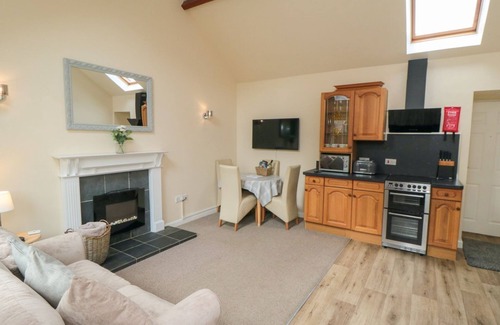 Malton Cottage | MIDSUMMER COTTAGE, pet friendly, with a garden in Thornton Dale