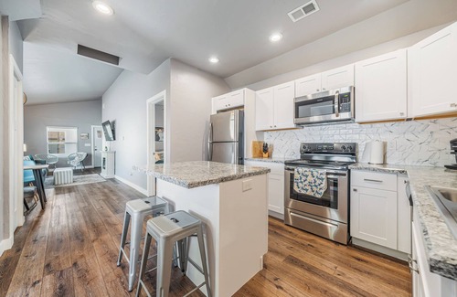 Menasha House | Midterm w/Huge Fenced Yard Near Neenah & Appleton