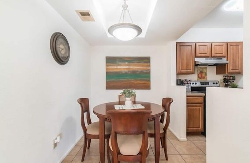 Hedrick Acres Condo | Midtown, 2BR Condo, Pool, Near University of Arizona, Tucson AZ 🌵
