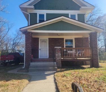 Kansas City House | Midtown Get Away