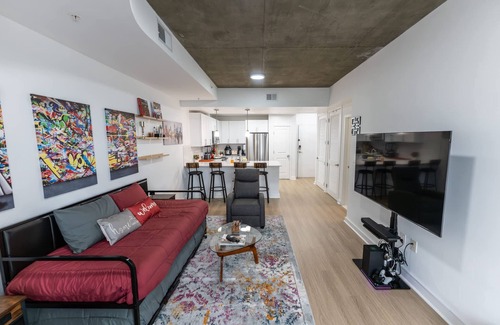 North Decatur Apartment | Midtown Luxepad 1b1b Rooftop Lounge Pool Gym Xbox