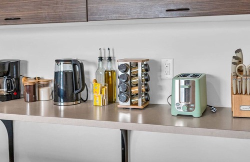 Midtown Apartment | Midtown Modern 1BR | Near Wayne State & DIA