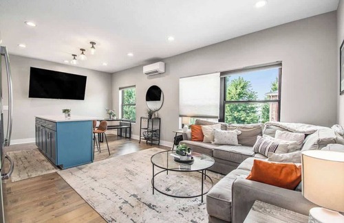 Downtown Omaha House | Midtown Omaha Escape | Luxury Comfort & Location