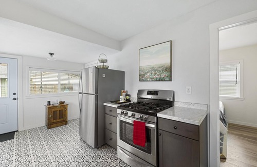 Coeur d'Alene Cottage | Midtown Outpost: Cozy Cottage - 1 mile from Lake Coeur d'Alene! Walkable Area