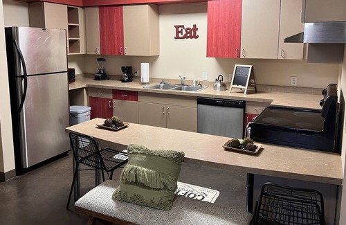 Midtown Apartment | Midtown Retreat: Just 3 mins from Overton Square!