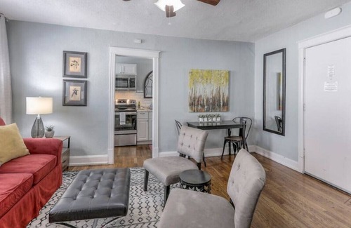 Hanover Place Apartment | Midtown Studio Living