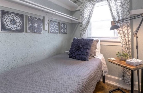 Hanover Place Apartment | Midtown Studio Living