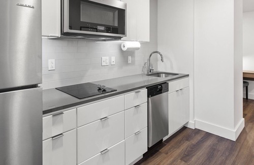 Hanover Place Apartment | Midtown Studio Steps from Dining and Nightlife