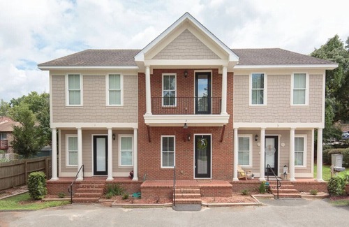 Governor's Walk Condo | Midtown Townhouse Close to Downtown Pets Welcome