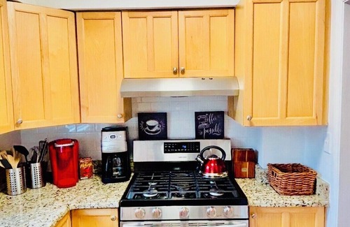 Piedmont Heights House | Midtown Townhouse, Walk to Piedmont Park, Sleeps 6+, Parking
