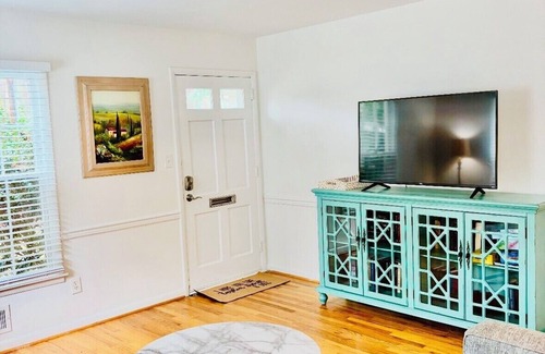 Piedmont Heights House | Midtown Townhouse, Walk to Piedmont Park, Sleeps 6+, Parking