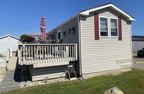 Town of East Hampton Condo | Midwaves- Ditch Plains at the Beach