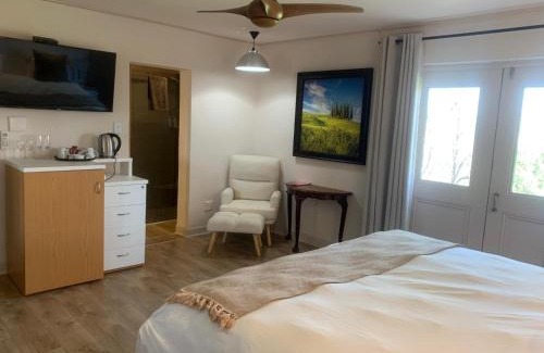 Hartbeespoort House | Migdash Guesthouse