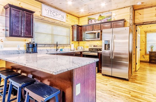Sevierville Cabin | Mighty Birdsong: 2 New Cabins w/Hot Tubs, Indoor Pools, Mtn Views, Firepit