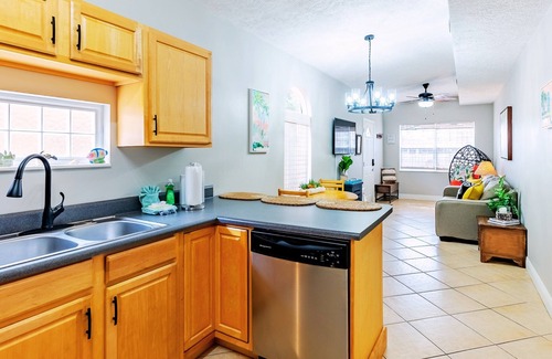 El Centro Beach Apartment | ✨Mighty Little Beach✨ 1B Apartment, Private Patio, Dog Friendly, Walk to Beach❤️