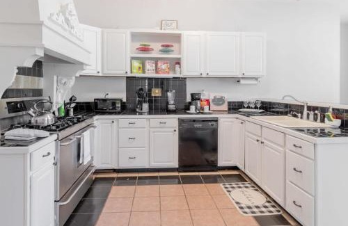 Columbus House | Mighty Mildred- Historic-Walkable-Mins to Riverwalk