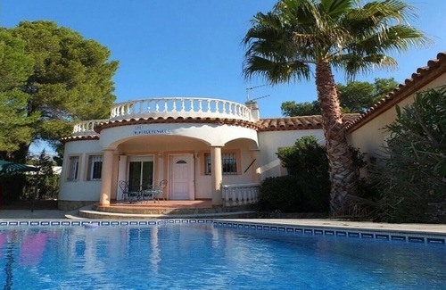 Les Tres Cales Villa | Mila 3 bedrooms, air-con, free wifi