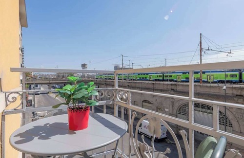 Ponte Seveso Condo | Milano Centrale Luxury Apartment (WiFi-AC)