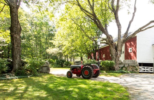 Deering House | MilBryn Lodge of Deering- Enchanting and Romantic