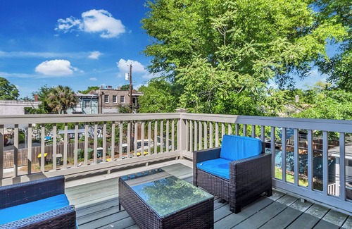 Savannah Victorian District Apartment | Mildred’s Veranda Retreat, At Dueling Sisters Inn, Cozy and comfortable