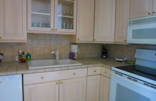 Downtown Denver Condo | MILE-HIGH 27TH FLOOR 1BD/1BA CONDO, FANTASTIC VIEWS, WALKABLE LOCATION, POOL GYM