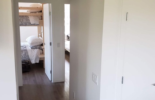 Central Okanagan House | Miles from everywhere. Close to everything