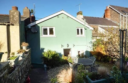 Laugharne Cottage | MILK WOOD COTTAGE, pet friendly, with open fire in Laugharne