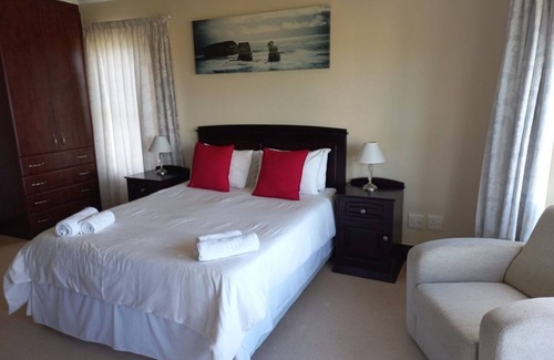 Marina Martinique Apartment | milkwood beachfront ! Family-sized apartment fully equipped kitchen & balcony.