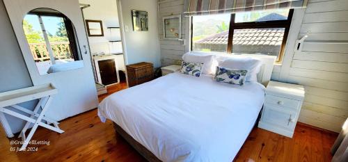 Port Edward Apartment | Milkwood Lodge 7 - Sleeps 7