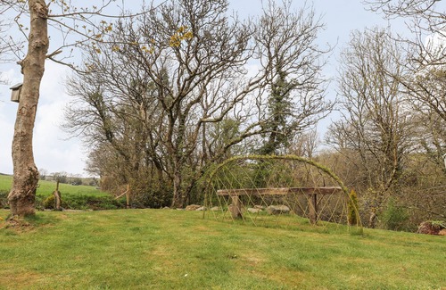 Haverfordwest Cottage | MILL CABIN DENANT, pet friendly, with a garden in Haverfordwest