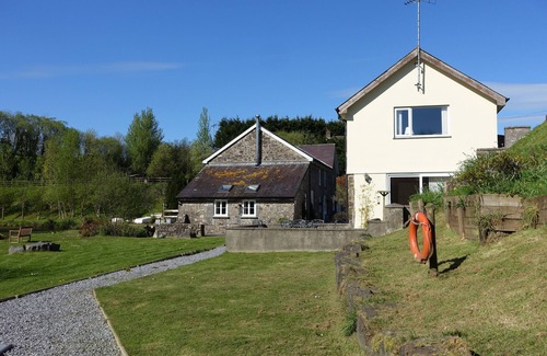 Tavernspite Cottage | MILL COTTAGE - a cosy rural cottage with private fishing lake