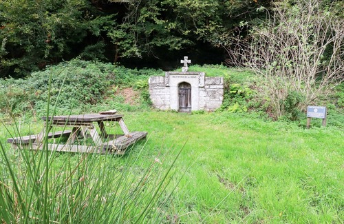 St. Neot Cottage | MILL COTTAGE, character holiday cottage, with open fire in St Neot
