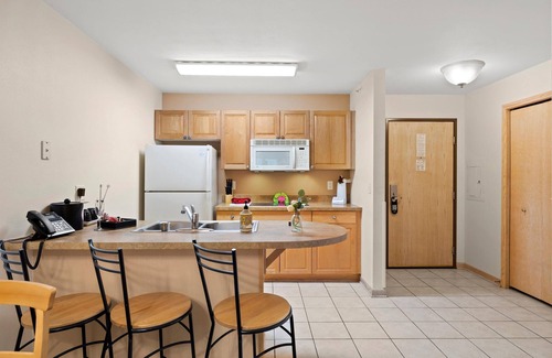 Lake Geneva Apartment | Mill Creek Hotel